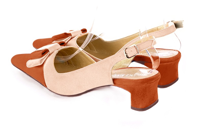 Terracotta orange and powder pink women's open back shoes, with a knot. Tapered toe. Low kitten heels. Rear view - Florence KOOIJMAN